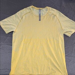 Lululemon Men's Yellow T-Shirt